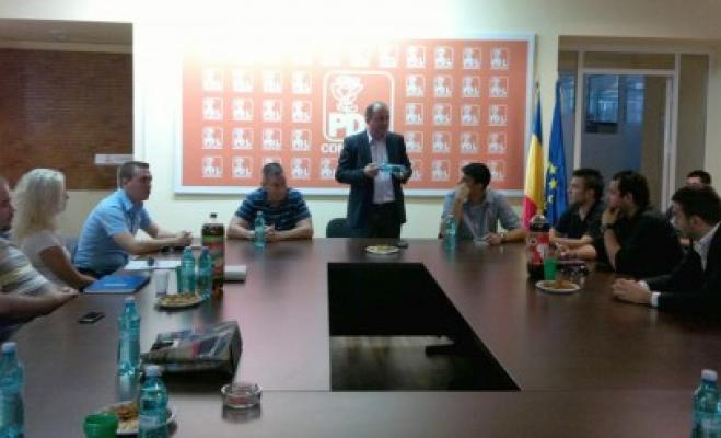 Tineretul pedelist a organizat un seminar pe tema implicării şi promovării politice
